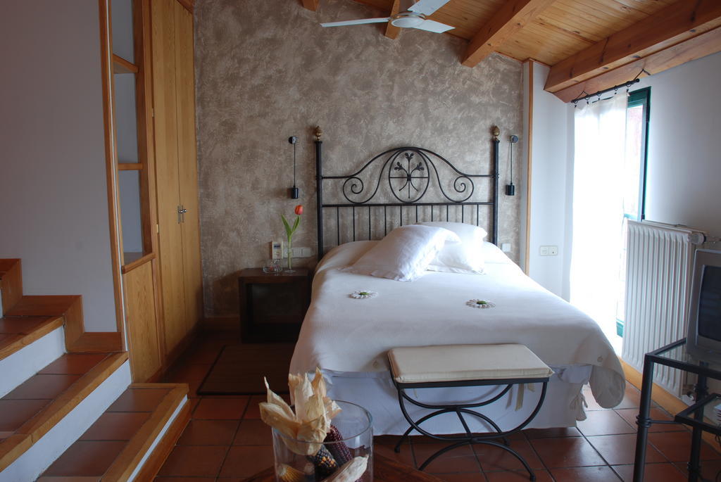Hospederia El Arco Hotell Villavieja del Lozoya Eksteriør bilde